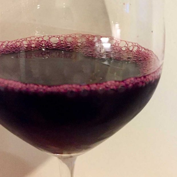 ワイン用の葡萄で作ったぶどうジューストラウベンモストの赤