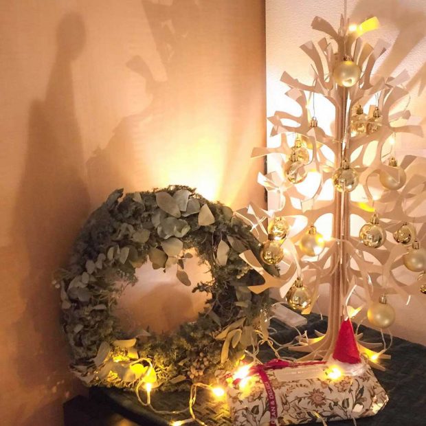 loviのクリスマスツリーを飾りつける